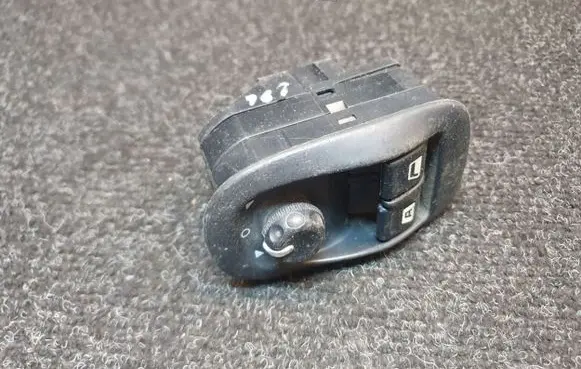 Peugeot 206 Electric window control switch 11528