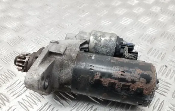 Volkswagen Golf VI Starter motor 02Z911024H