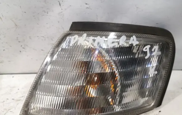 Nissan Primera Front indicator light