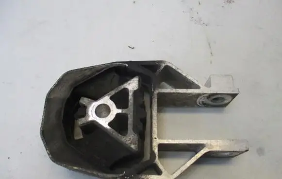 Volvo V50 Engine mount vacuum valve 