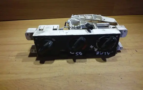 Nissan Almera Climate control unit