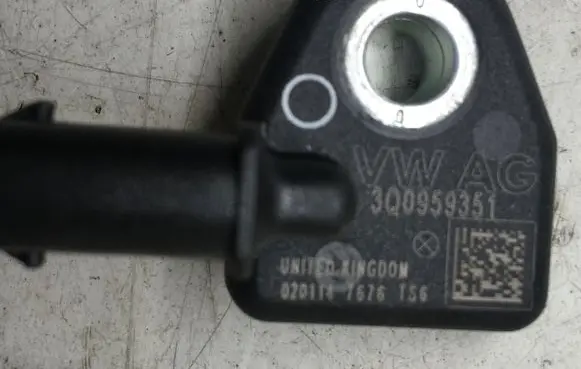 Skoda Octavia Mk3 (5E) Airbag deployment crash/impact sensor 3Q0959351