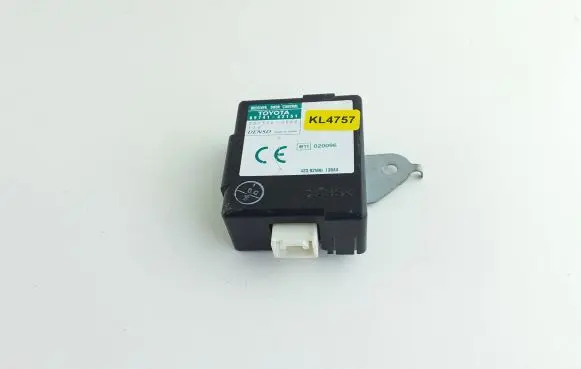 Toyota RAV 4 (XA20) Door control unit/module 8974142151 KL4757