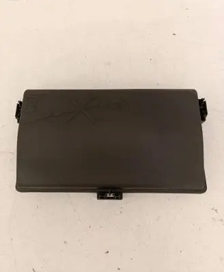 Opel Insignia A Fuse box cover 13222784