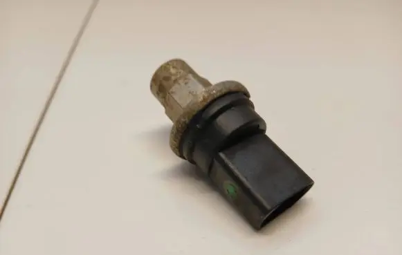 Volkswagen PASSAT B6 Air conditioning (A/C) pressure sensor 1k0959426b