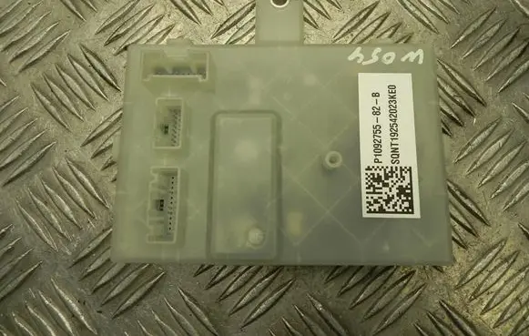 Tesla Model 3 Other control units/modules P109275582B