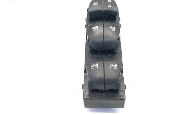Nissan Qashqai Electric window control switch 