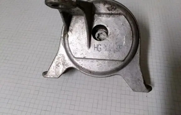 Opel Zafira A Engine mount bracket 90538547 24427238