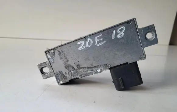 Renault Zoe Coolant fan relay 296103254R