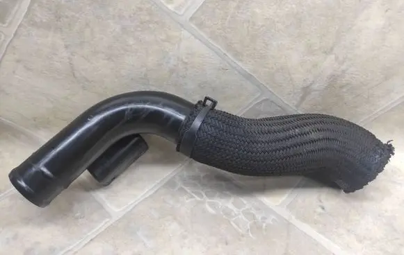 Intercooler hose/pipe