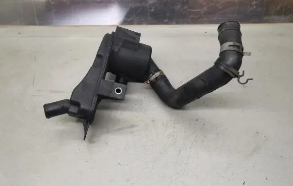Ford Mondeo MK IV Oil breather separator 4M5Q6K666AA 6G9Q6A785AB