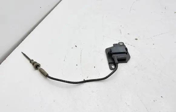 Mercedes-Benz C W206 Exhaust gas pressure sensor A0009057815