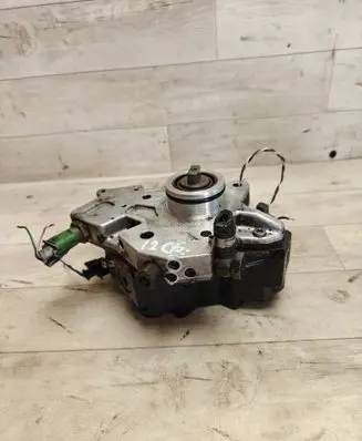 Volvo V70 Fuel injection high pressure pump 0445010111 30756125
