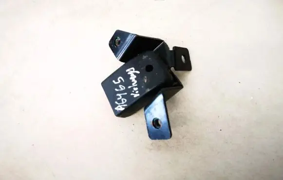 Middle seatbelt buckle (rear)