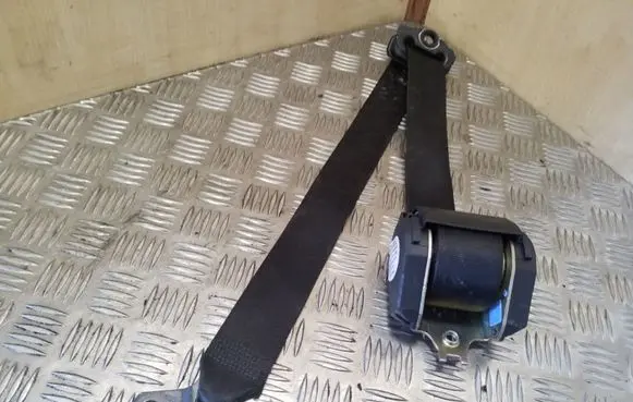 BMW 3 E46 Front seatbelt 560569321 566244501