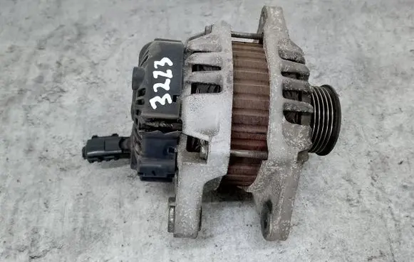 KIA Ceed Generator/alternator 37300-2B101