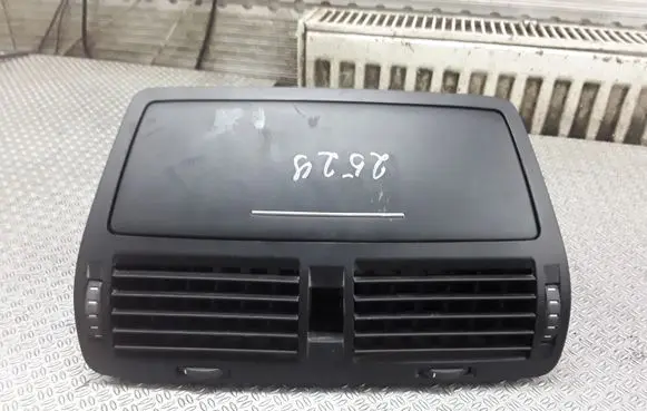 Skoda Octavia Mk2 (1Z) Dash center air vent grill