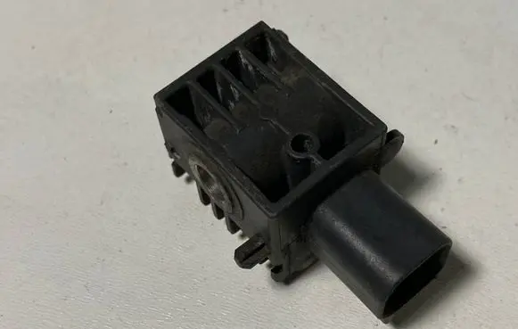 Hyundai Santa Fe Airbag deployment crash/impact sensor 959302B000