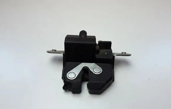 Opel Astra K Loading door lock 39021416
