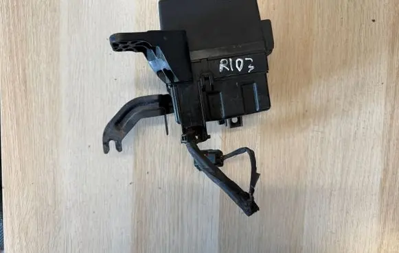 KIA Rio Fuse box cover 