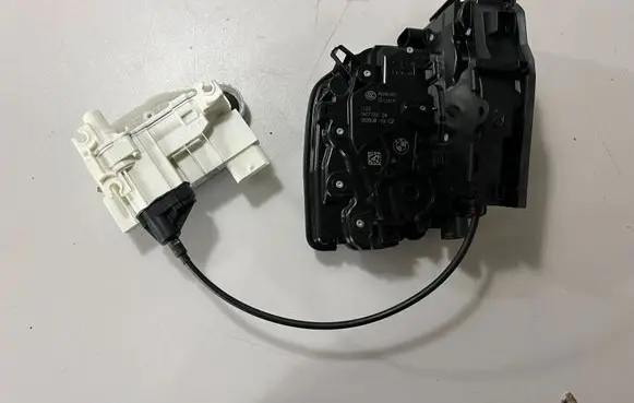 BMW X7 G07 Rear door lock 7477703 7444675