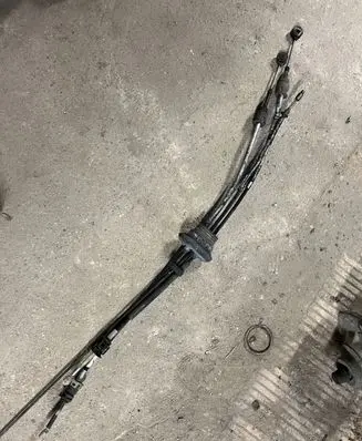 Fiat Scudo Gear shift cable linkage 1401177180 9613266A