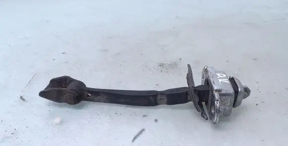 Skoda Octavia Mk2 (1Z) Front door check strap stopper 1Z0837249