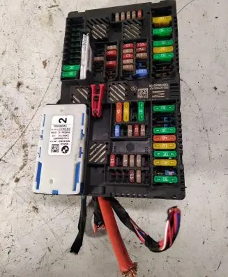 BMW M5 F90 Fuse module P00127005AP 6837091 18B009AA2155