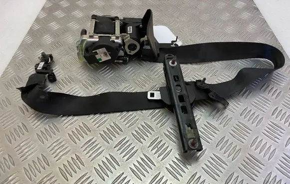 Volvo XC90 Front seatbelt 31675238