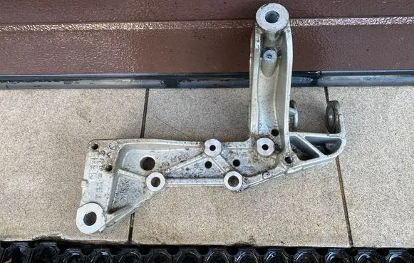 Volkswagen Golf V Front subframe 1K0199295E