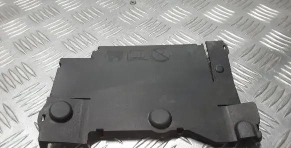 Volvo V40 Fuse box cover 31337533