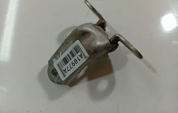 KIA Ceed Front door upper hinge 