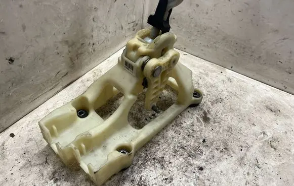 Hyundai Santa Fe Gear shifter/selector 437002B900