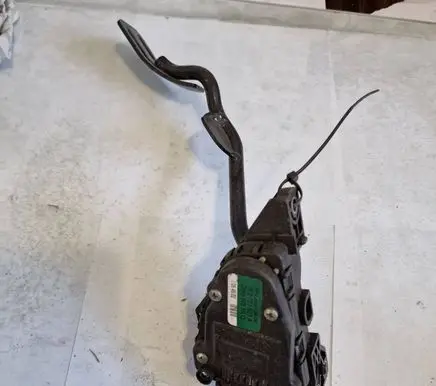Audi A4 S4 B6 8E 8H Accelerator throttle pedal 6PV00802608 8E2721523A