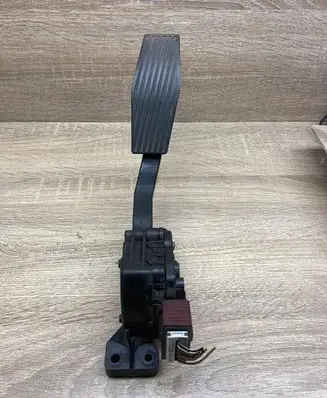 Opel Vectra C Accelerator throttle pedal 9186725CF