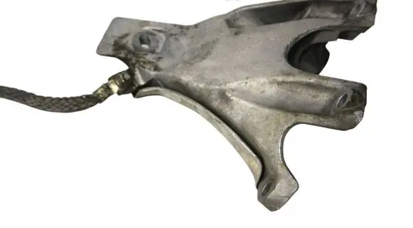 BMW 6 E63 E64 Engine mounting bracket 6770940