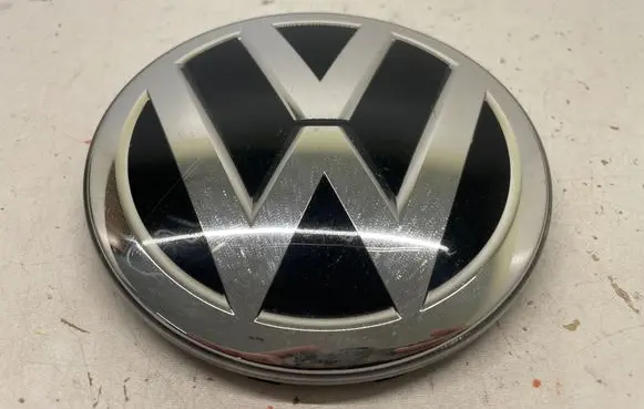 Volkswagen Sharan Manufacturer badge logo/emblem 7N0853601D