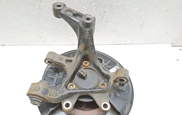 Rear wheel hub