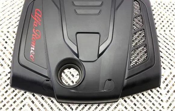 Alfa Romeo Stelvio Engine cover (trim)
