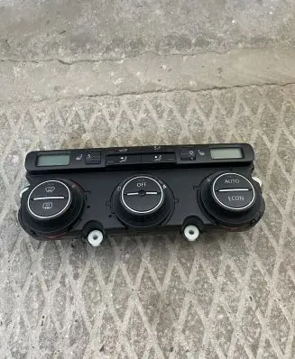 Volkswagen Golf Plus Climate control unit 74641421