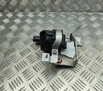 Porsche Taycan 9J1 Electric auxiliary coolant/water pump 9J1965567B 9J1965544