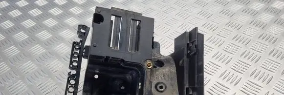 Volkswagen PASSAT B7 Fuse box cover 1K0907361B