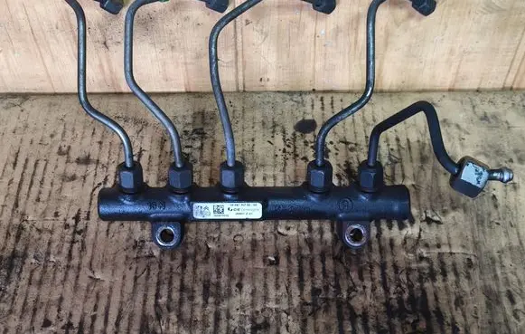 Peugeot 208 I Fuel main line pipe 9804776780 28497Z01 161671610