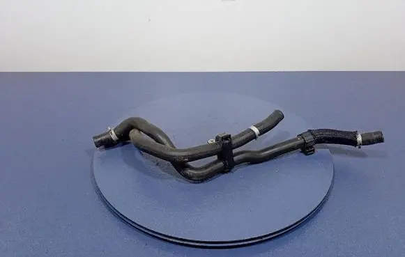 Engine coolant pipe/hose