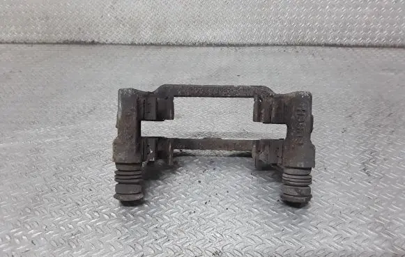Toyota Corolla Verso AR10 Brake caliper pad carrier rear 