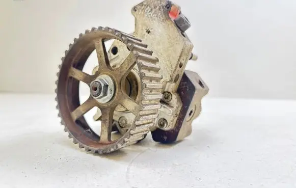 Renault Laguna II Fuel injection high pressure pump 8200108225 195440 0445010075