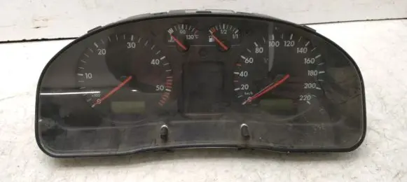 Volkswagen PASSAT B5 Speedometer (instrument cluster) 3B0919881N