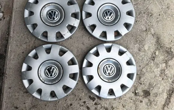 Volkswagen PASSAT B5.5 R15 wheel hub/cap/trim 3B0601147