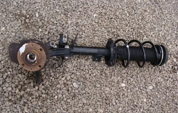 Suzuki Swift III Front shock absorber/damper 41602-68L00
