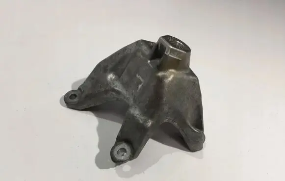 Audi A5 Engine mounting bracket 8W0199307